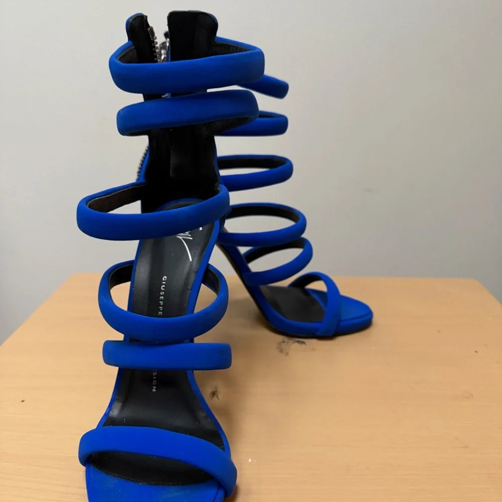 Giuseppe Zanotti Shoes - Picture 2 of 7